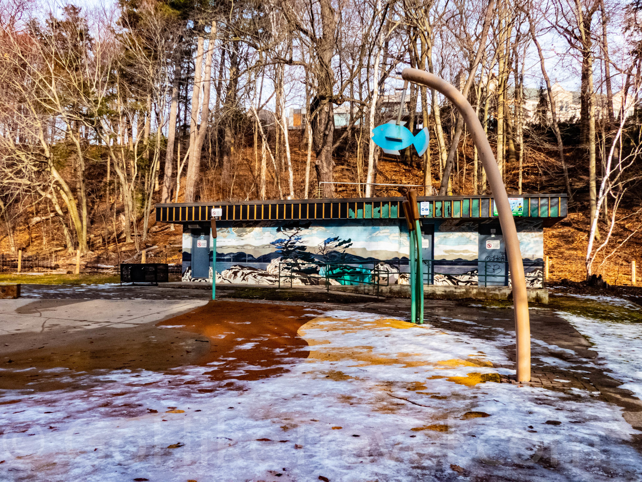SHERWOOD PARKA WINTER HIDDEN GEM IN MIDTOWN TORONTO GoHikeTravel